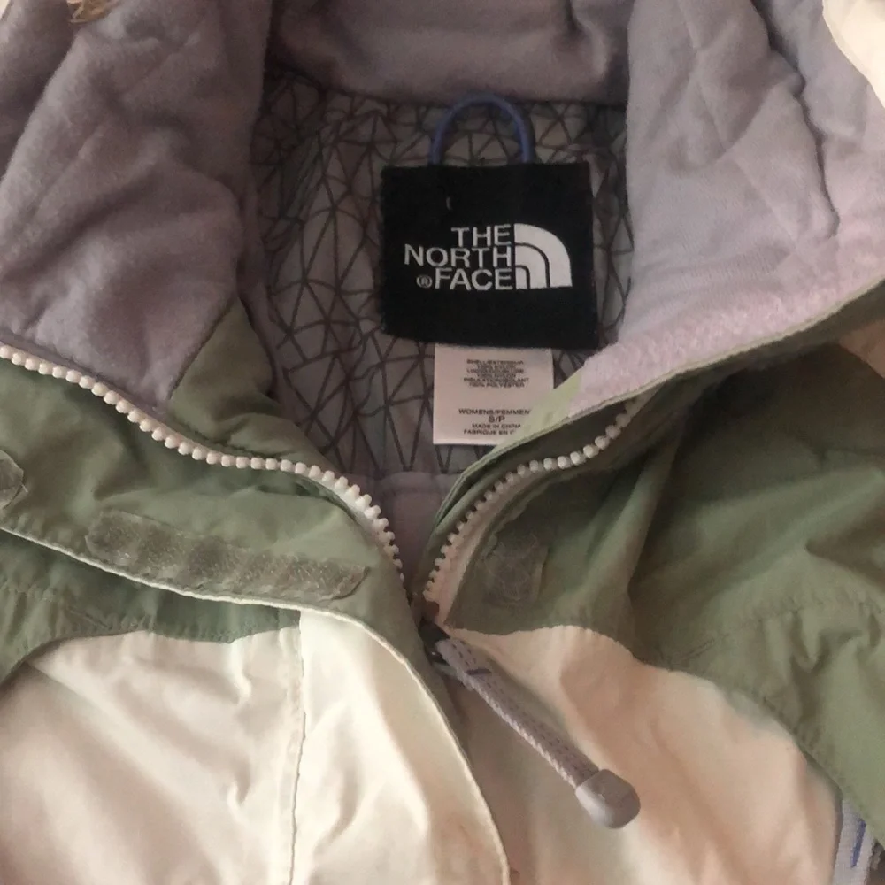 The North Face winter coat p2422 - Picture 10 of 12